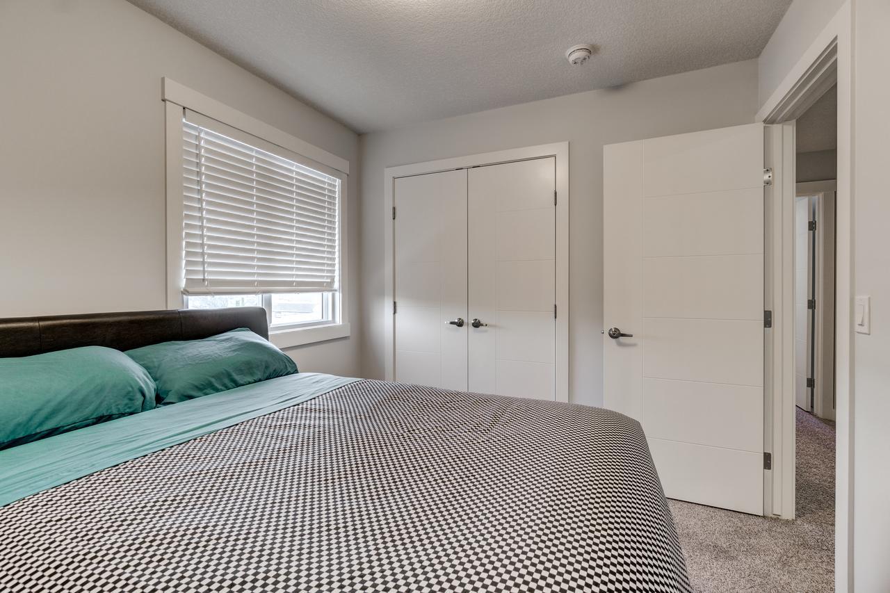 Three-Bedroom House With Walk-In Closet #29 Sunalta Downtown Calgary Ngoại thất bức ảnh