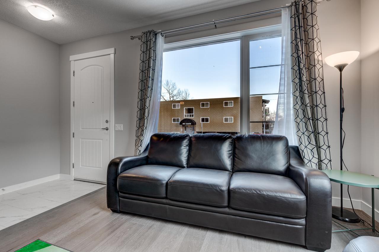 Three-Bedroom House With Walk-In Closet #29 Sunalta Downtown Calgary Ngoại thất bức ảnh